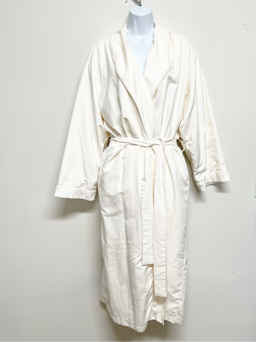 Pottery Barn Home Soft Cream Plush Belted Long Sleeve Lounge Robe Size M - Picture 2 of 7